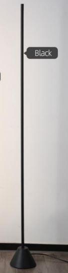Skaei Stehlampe – schwarz
