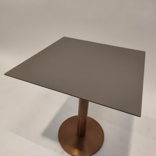 Royal La Lup table 65x65 x75h
